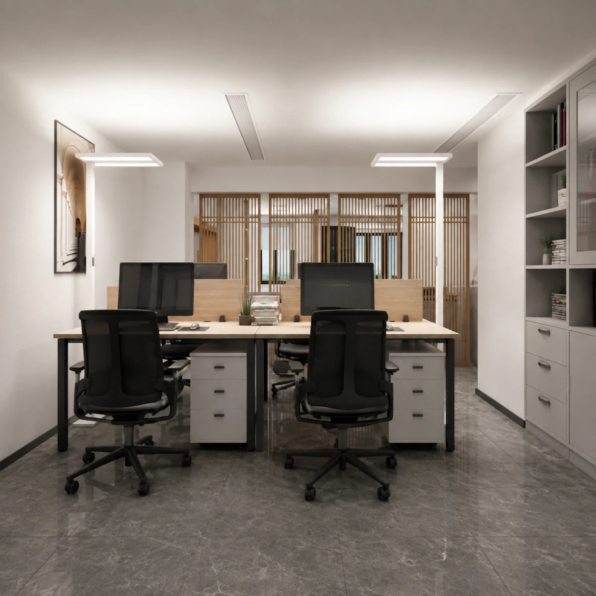 Stehleuchten in einem Büro